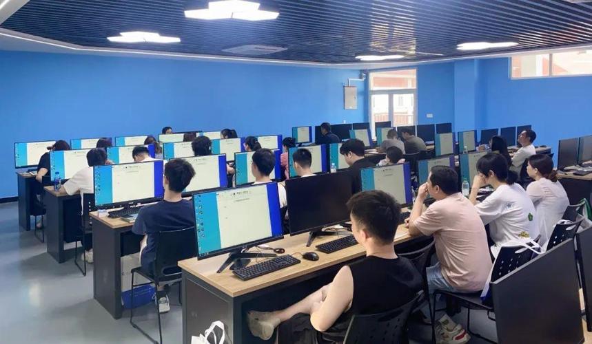 聚焦人工智能训练与AI应用软件开发 重庆应用技术职业学院互联网信息学院的产教融合之路